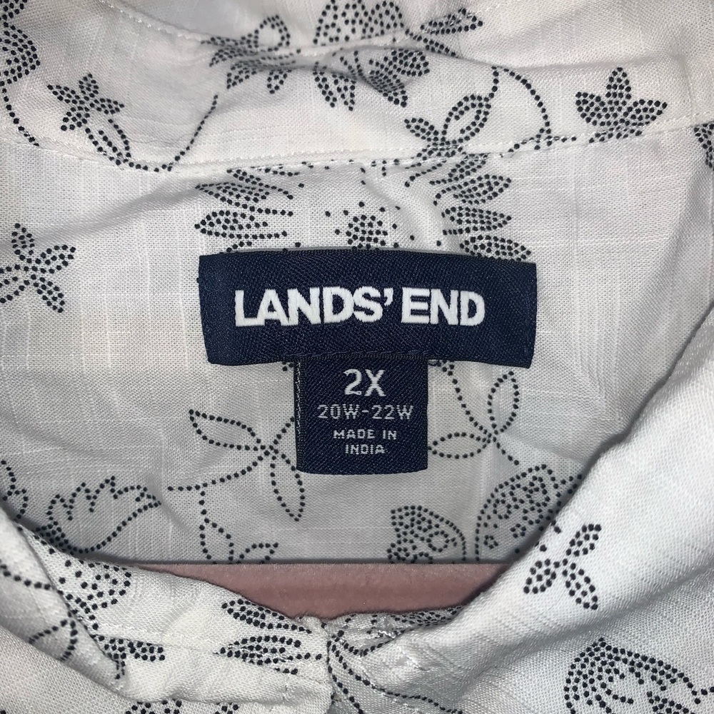 Woman’s Button Down - Picture 2 of 2